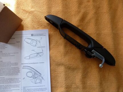 Ручка двери перед правая GM новая Тахо Эскалейд