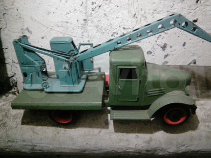 Старая игрушка кран зис СССР