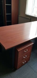 Стол с тумбой