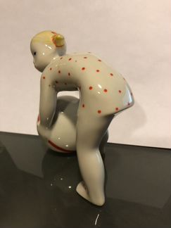 Девочка с мячом, Вербилки, фарфор