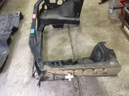 Телевизор с лонжеронами Subaru Forester SF