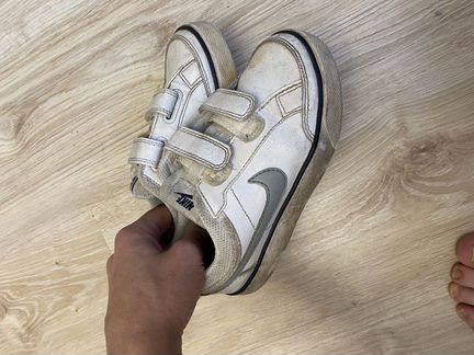 Кожаные кроссовки Nike. Размер 28,5. Для девочек и