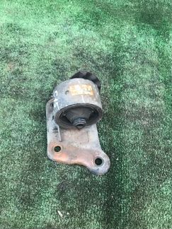 Опора двигателя левая Mitsubishi Outlander CU5W