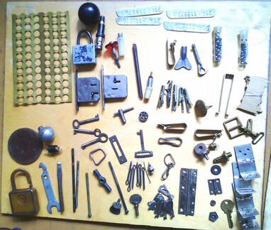 Плоскогубцы пилки коробочки ключи шланг все СССР