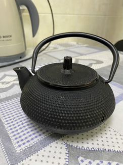 Чайник чугунный