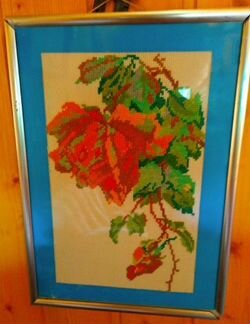 Вышивка крестиком в рамке настенная