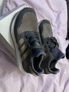Кроссовки детские adidas б/у 35