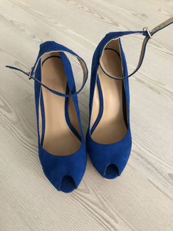 Босоножки Zara на танкетке синие