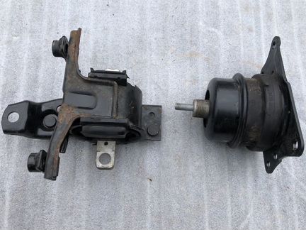 Опора двс подушка vw polo sedan Skoda rapid