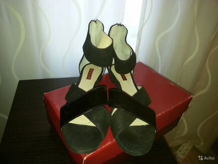 Босоножки кожаные новые