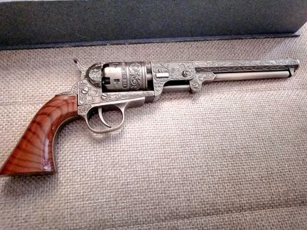 Продам новые пьезо-зажигалки в виде старинного ору