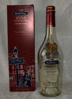 Бутылки из-под коньяка