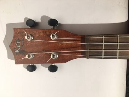Гавайская гитара, Укулеле Koa Pili Koko Concert