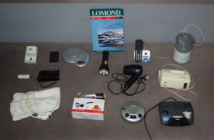 Отдам бесплатно телефон Panasonic и другую технику
