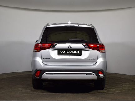 Mitsubishi Outlander 2.0 CVT, 2020