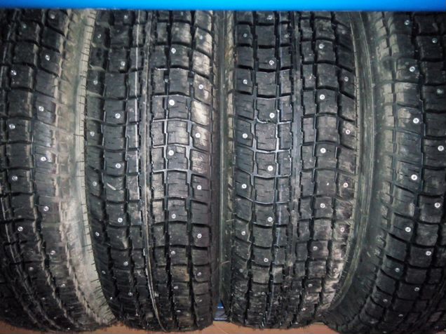 Шины 185 75 r16 зимние шипованные. Forward 301 б/к.