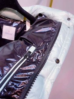 Пуховик Moncler