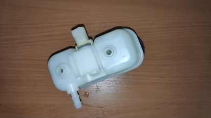 Расширительный бачок Ford