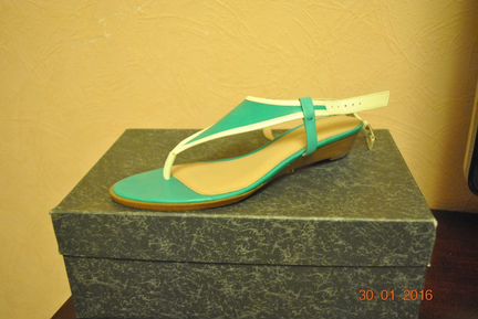 Сандалии женские Via Spiga, новые, р.36