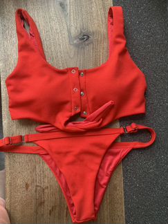 Купальник красный раздельный beach bunny