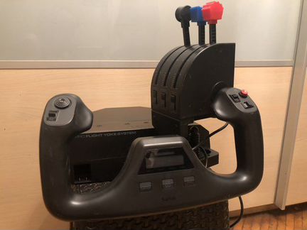 Штурвал Logitech Pro Flight Yoke System черный